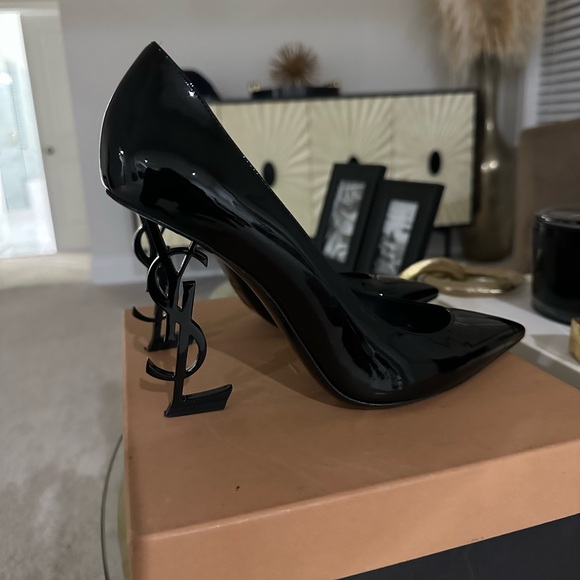 Authentic YSL heels in great condition - Picture 1 of 5